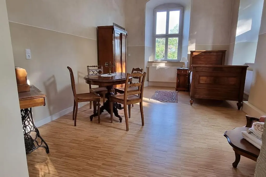 Schloss Kirchschoenbach Bei Prichsenstadt Apartment