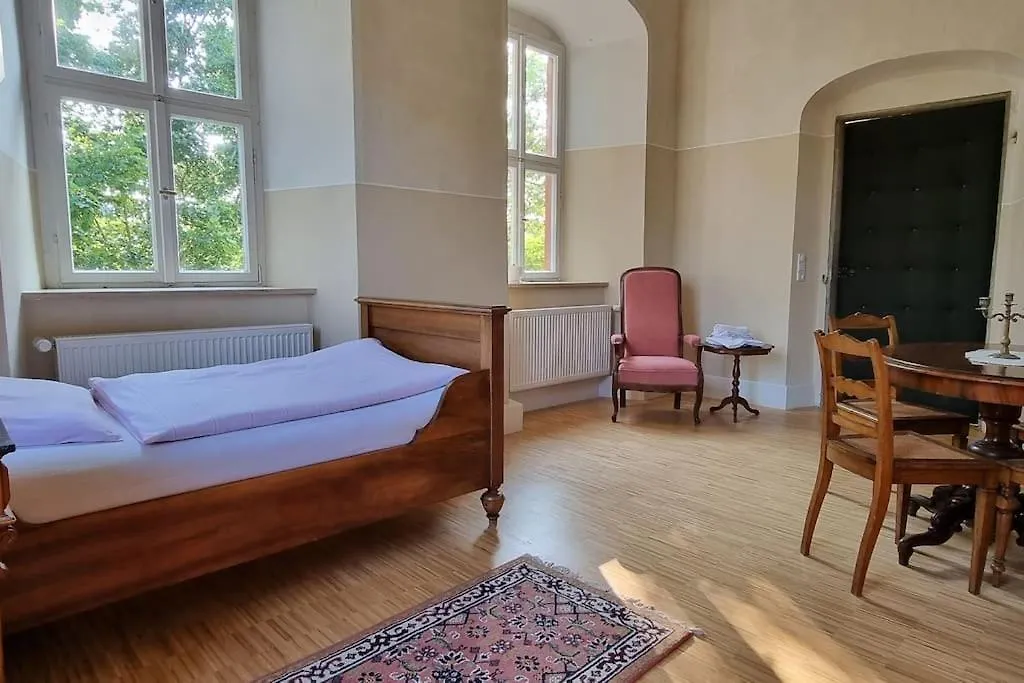 Apartment Schloss Kirchschoenbach Bei Prichsenstadt